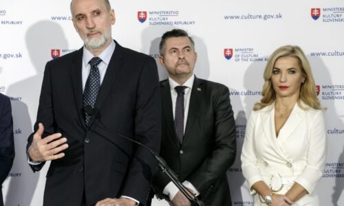 Zistenie HN: Bývalý riaditeľ národnej galérie prijal lukratívnu ponuku. Za poradenstvo zinkasuje tisícky eur Zistenie HN: Bývalý riaditeľ národnej galérie prijal lukratívnu ponuku. Za poradenstvo zinkasuje tisícky eur