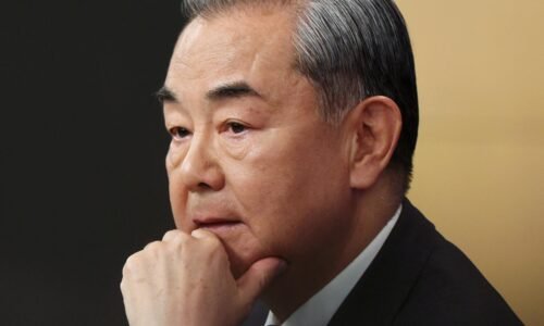 Konflikt nemá víťazov, mier nemá porazených. Šéf čínskej diplomacie vyzval k ukončeniu vojny na Ukrajine