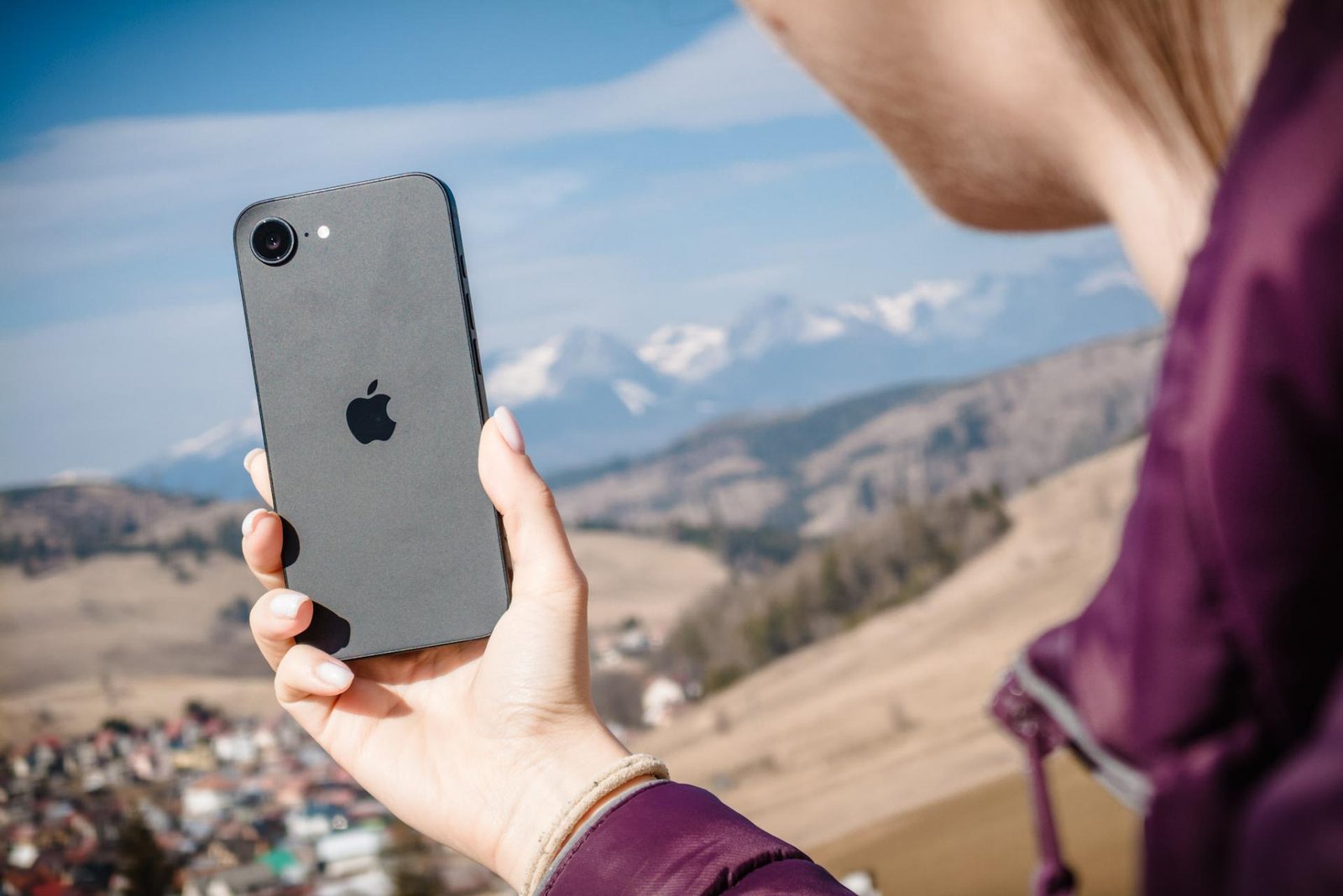 Apple to s jeho cenou prehnal, a je to veľká škoda. Vyskúšali sme nový iPhone 16e a toto je náš názor Apple to s jeho cenou prehnal, a je to veľká škoda. Vyskúšali sme nový iPhone 16e a toto je náš názor