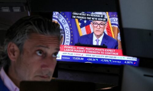 Dow Jones zaznamenal aj napriek piatkovému rastu najhorší týždeň od 2023