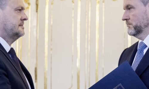 Štyri mesiace bez riadneho rokovania. Parlament sa vyhol ďalšej kríze len tesne, teraz ho čaká 156 bodov