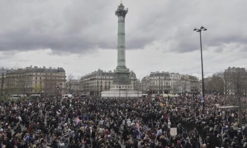 Desaťtisíce Francúzov protestovali proti rasizmu a krajnej pravici