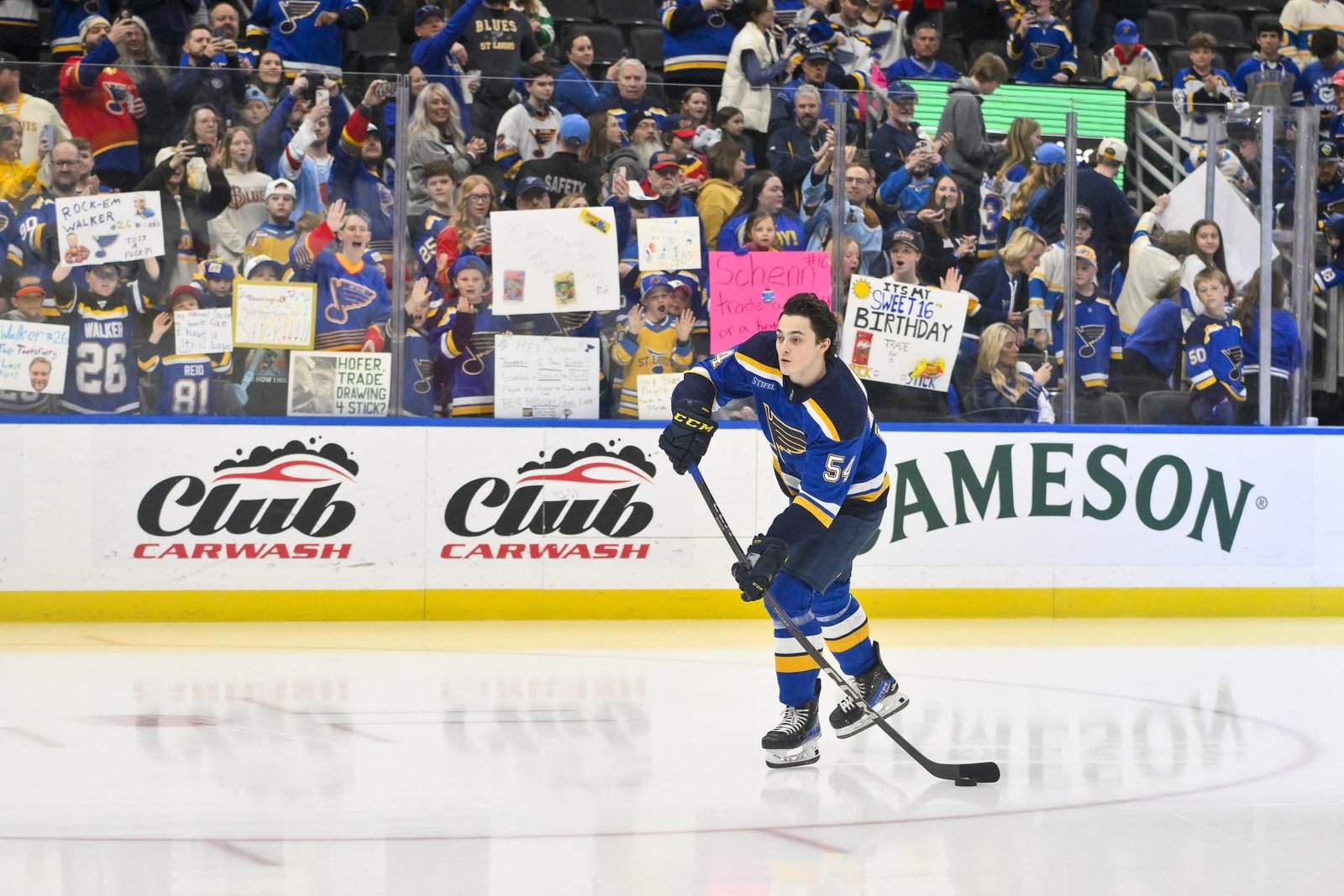 Dvorský debutoval v profilige, St. Louis zdolalo Nashville