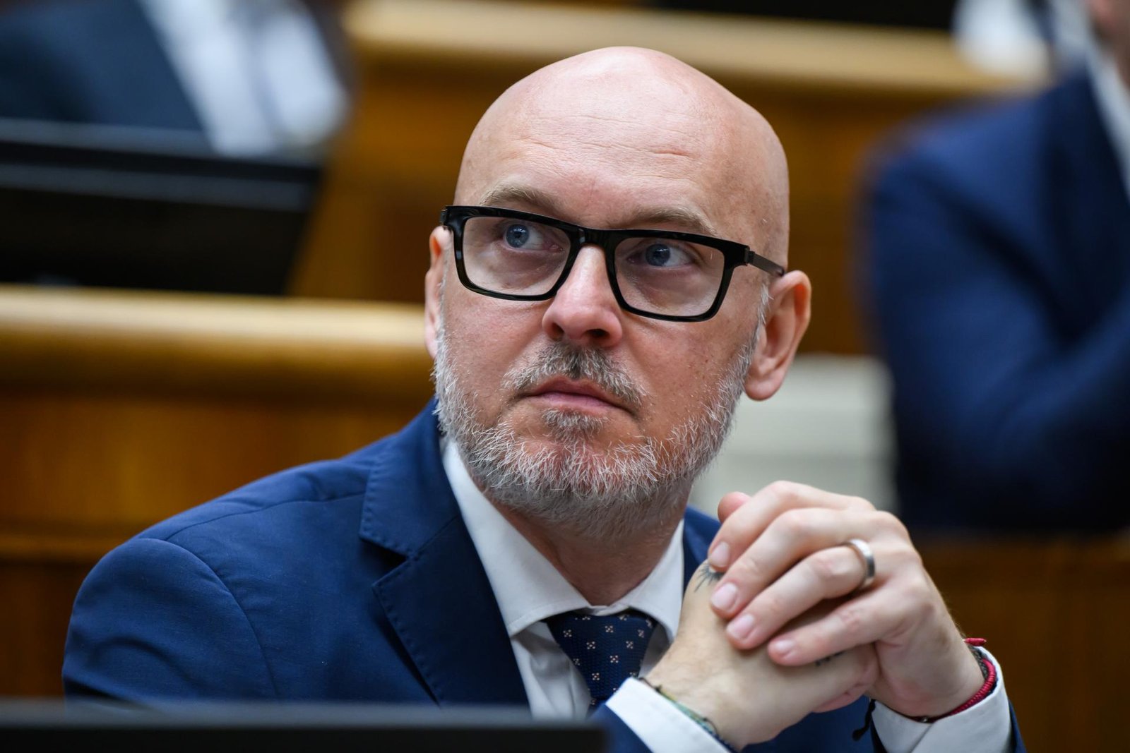 Renta je normálny papalášizmus, facka občanom, kritizuje Gröhling. Šutaj Eštok jeho slová odmieta Renta je normálny papalášizmus, facka občanom, kritizuje Gröhling. Šutaj Eštok jeho slová odmieta