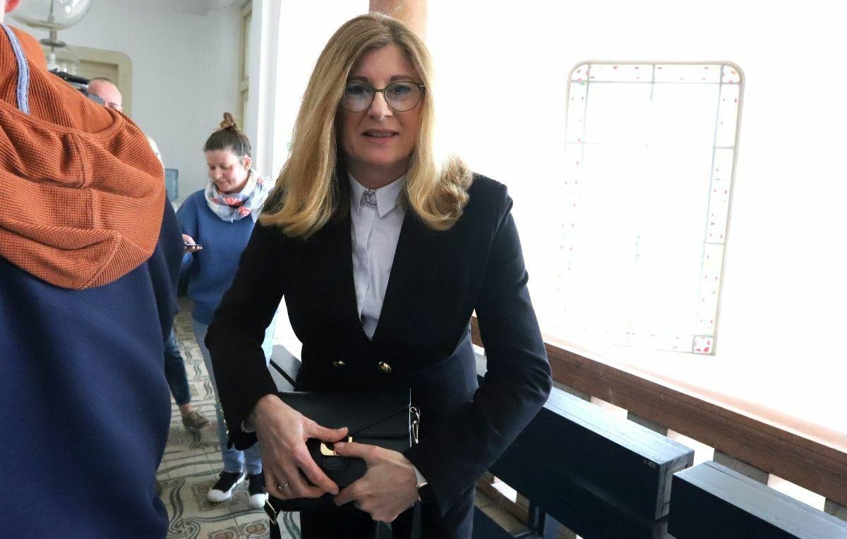 Vláda odvolala Matečnú z postu štátnej tajomníčky na envirorezorte. Je to súčasť konsolidácie, povedal Huliak Vláda odvolala Matečnú z postu štátnej tajomníčky na envirorezorte. Je to súčasť konsolidácie, povedal Huliak