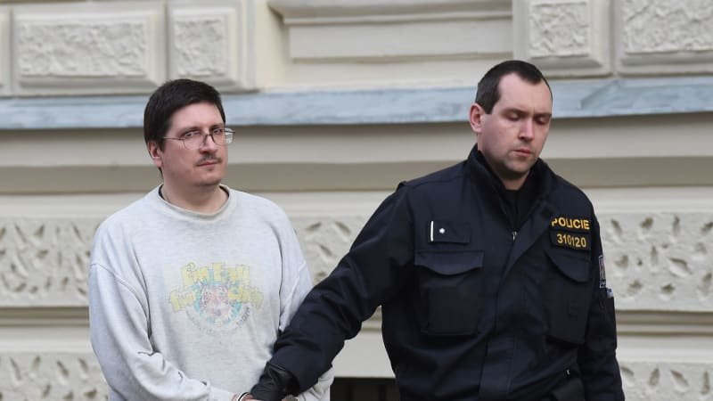 Šílenství v Přerově: Syn s matkou zavraždili otce a jeho novou manželku. Těla se nikdy nenašla Šílenství v Přerově: Syn s matkou zavraždili otce a jeho novou manželku. Těla se nikdy nenašla