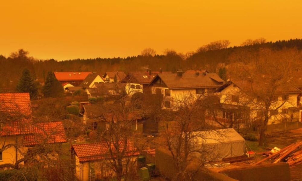 Teploty naposledy přesáhnou dvacítku, s „krvavým deštěm“ se ochladí. Vrátí se i sníh Teploty naposledy přesáhnou dvacítku, s „krvavým deštěm“ se ochladí. Vrátí se i sníh