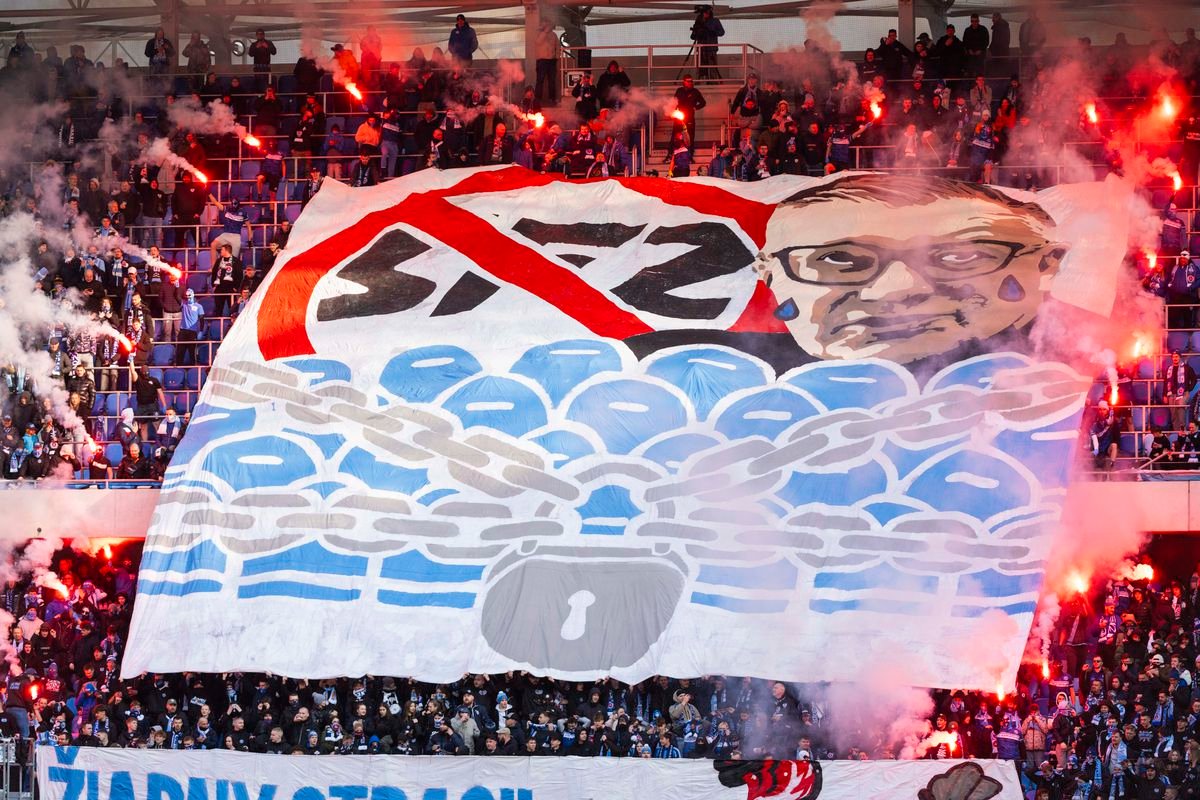 Disciplinárna komisia rozhodla. Slovan spoznal trest za vulgárne pokriky na adresu SFZ