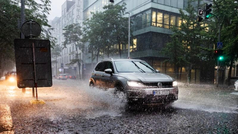 RADAR: V Česku udeří bouře, nastává deštivé období. Podívejte se, zda bude pršet i u vás RADAR: V Česku udeří bouře, nastává deštivé období. Podívejte se, zda bude pršet i u vás