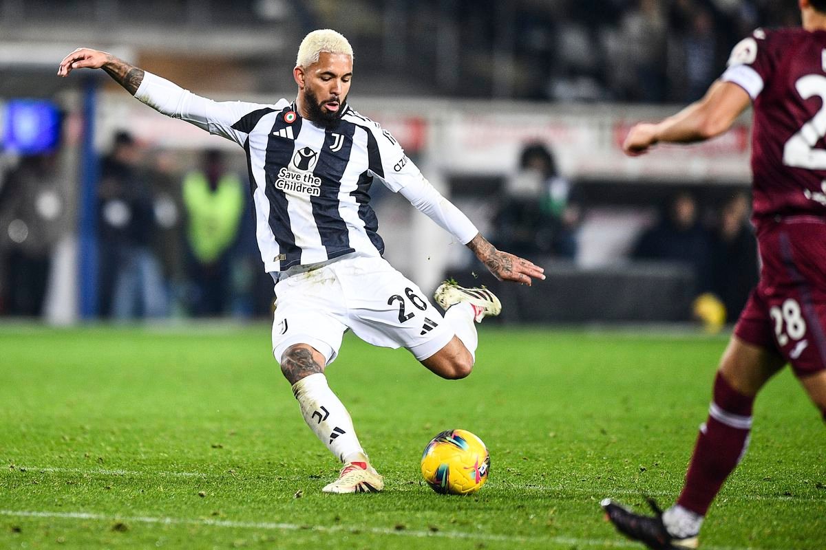 Drahá posila Juventusu rozzúrila fanúšikov. Po výprasku sa bavila na diskotéke Drahá posila Juventusu rozzúrila fanúšikov. Po výprasku sa bavila na diskotéke