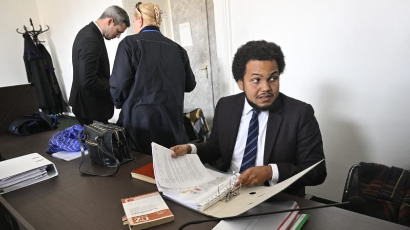 Feri podal stížnost k Ústavnímu soudu. Exposlanci vadí postup justice v kauze znásilnění Feri podal stížnost k Ústavnímu soudu. Exposlanci vadí postup justice v kauze znásilnění