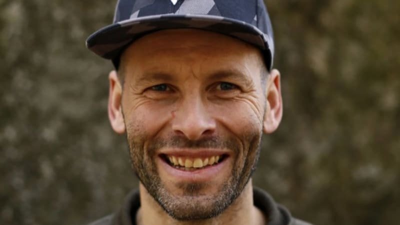 Zemřel vynálezce barefoot bot, které nosil i princ Harry. „Syn hor“ se zřítil ze srázu v Alpách Zemřel vynálezce barefoot bot, které nosil i princ Harry. „Syn hor“ se zřítil ze srázu v Alpách