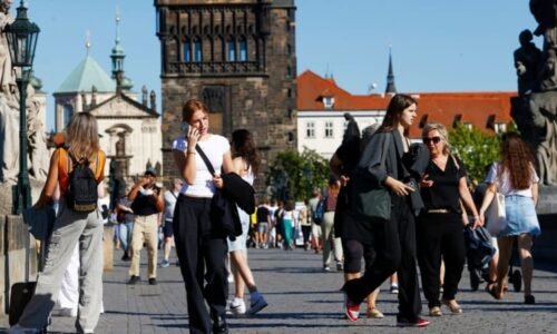 Sledujte RADAR: Na Česko se žene saharský prach. Teploty o víkendu překročí až 20 °C Sledujte RADAR: Na Česko se žene saharský prach. Teploty o víkendu překročí až 20 °C