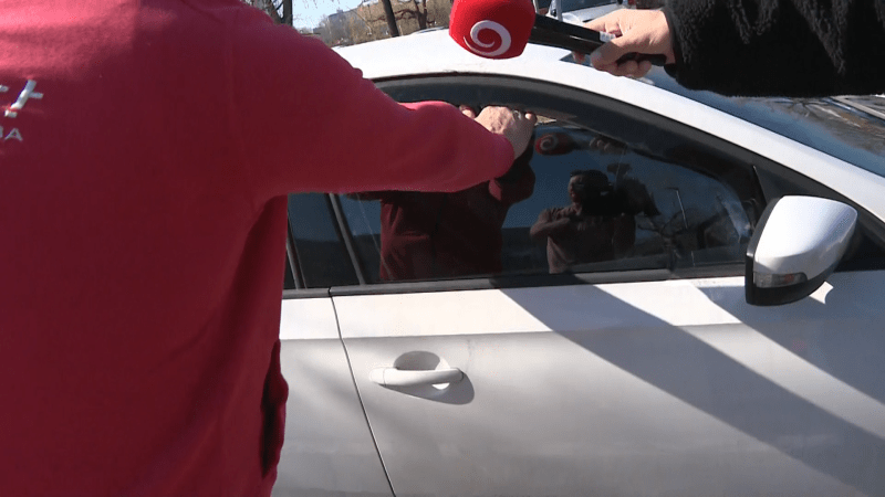 Nahý mladík řádil v Bratislavě: Rozběhl se k mému vozu, líčil svědek. Zasahovala policie