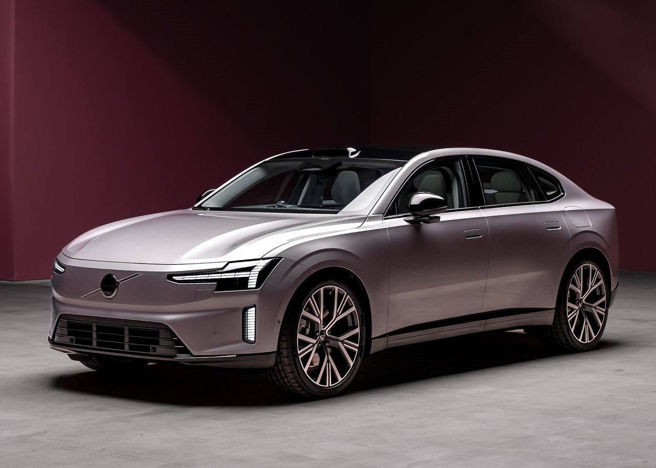 Volvo ES90: Spojenie elegancie, priestoru a technológií Volvo ES90: Spojenie elegancie, priestoru a technológií