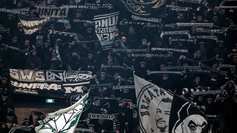 Ve Štýrském Hradci začal monstrproces s fotbalovými fanoušky. Mezi obžalovanými jsou i Češi Ve Štýrském Hradci začal monstrproces s fotbalovými fanoušky. Mezi obžalovanými jsou i Češi