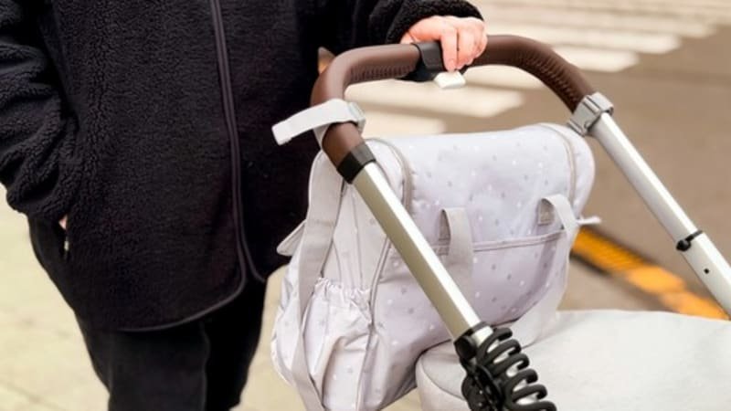 Těžce opilá žena se s miminkem potácela po Stodůlkách. Strážníci ji zadrželi uprostřed noci Těžce opilá žena se s miminkem potácela po Stodůlkách. Strážníci ji zadrželi uprostřed noci