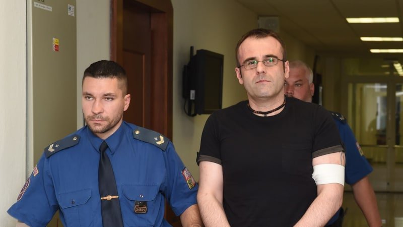 Vrah na Třebíčsku číhal v králíkárně. Policii chtěl zmást falešným dopisem na rozloučenou