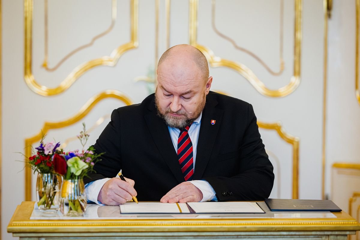 Šatan nie je jediný. Minister Huliak bude mať po ruke aj Rusnáka, Galisa a ďalších Šatan nie je jediný. Minister Huliak bude mať po ruke aj Rusnáka, Galisa a ďalších