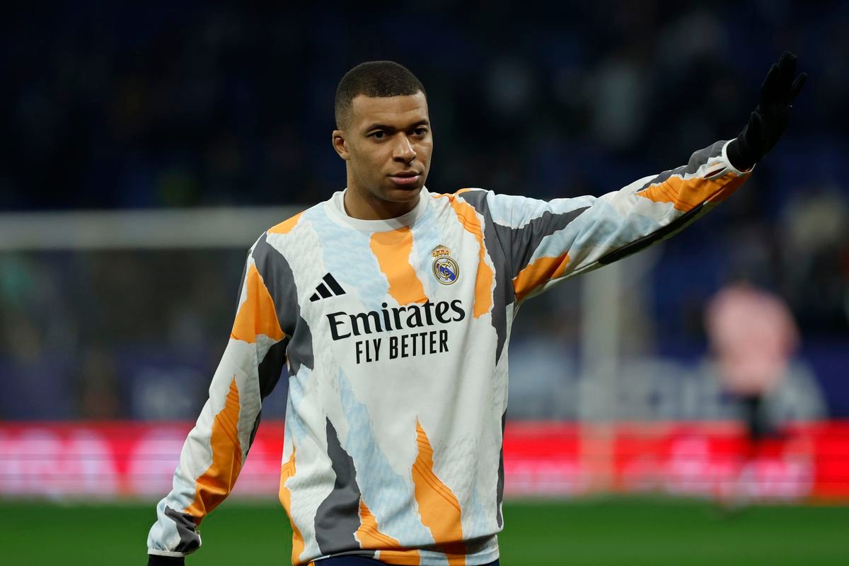 Rebelujúci Mbappé sa vracia do reprezentácie. Ihneď mu dali aj pásku, vraj sa uvedomil