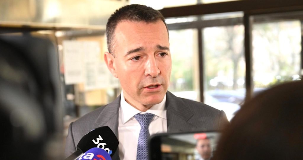 Ficova vláda schválila Kotlárov materiál o analýze zdravotne závadného obsahu anticovidových mRNA injekcií Ficova vláda schválila Kotlárov materiál o analýze zdravotne závadného obsahu anticovidových mRNA injekcií