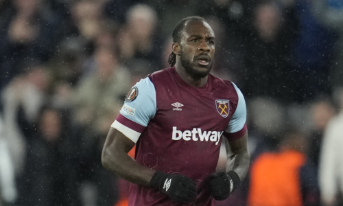 Stálica Premier League takmer zomrela. Po ťažkej nehode už myslí na návrat