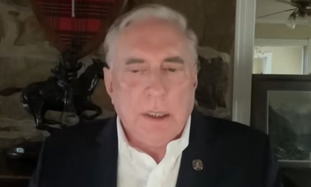 Douglas Mcgregor: Kyjev je schopný pokúsiť sa zavraždiť Trumpa