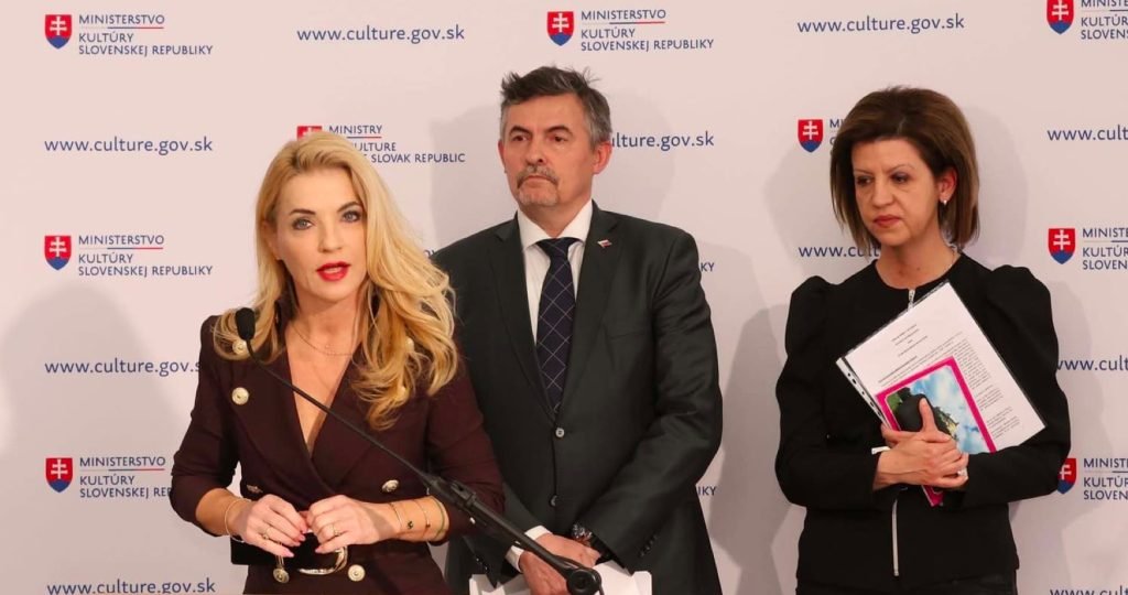 Ministerka Šimkovičová hovorila o šokujúcej šikane progresívnych politických aktivistov v rezorte kultúry voči novej šéfke Múzea Betliar, ktorá odhalila chobotnicu podvodov v tejto inštitúcii Ministerka Šimkovičová hovorila o šokujúcej šikane progresívnych politických aktivistov v rezorte kultúry voči novej šéfke Múzea Betliar, ktorá odhalila chobotnicu podvodov v tejto inštitúcii