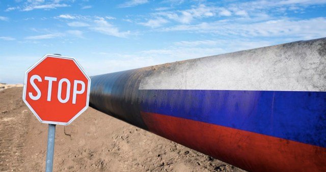 Rusko zastavilo dodávky ropy do Česka cez ropovod Družba. Prevádzkovateľ rafinérií Orlen Unipetrol požiadal o pôžičku ropy zo štátnych hmotných rezerv Rusko zastavilo dodávky ropy do Česka cez ropovod Družba. Prevádzkovateľ rafinérií Orlen Unipetrol požiadal o pôžičku ropy zo štátnych hmotných rezerv
