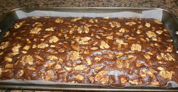 Jednoduchá VEĽKONOČNÁ orechová dobrota: Stačí všetko zmiešať dokopy a vložiť do rúry!