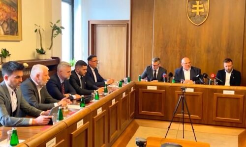 VIDEO: Šéf NKÚ Ľubomír Andrassy prezradil šokujúce informácie o netransparentnom procese manažovania pandémie Covid-19, nákupe vakcín, ale aj o klientelizme medzi von der Leyenovou eurokomisiou a Pfizerom.