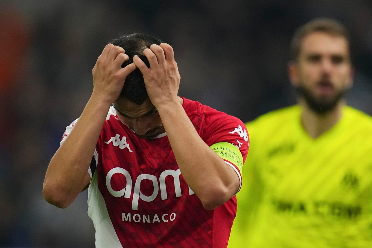 Odsúdený za sexuálny útok a obvinený zo znásilnenia. Známy futbalista si aj tak našiel nový klub