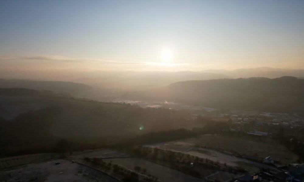 Na Česko se valí písek ze Sahary. Může způsobit problémy, ale i nádhernou podívanou