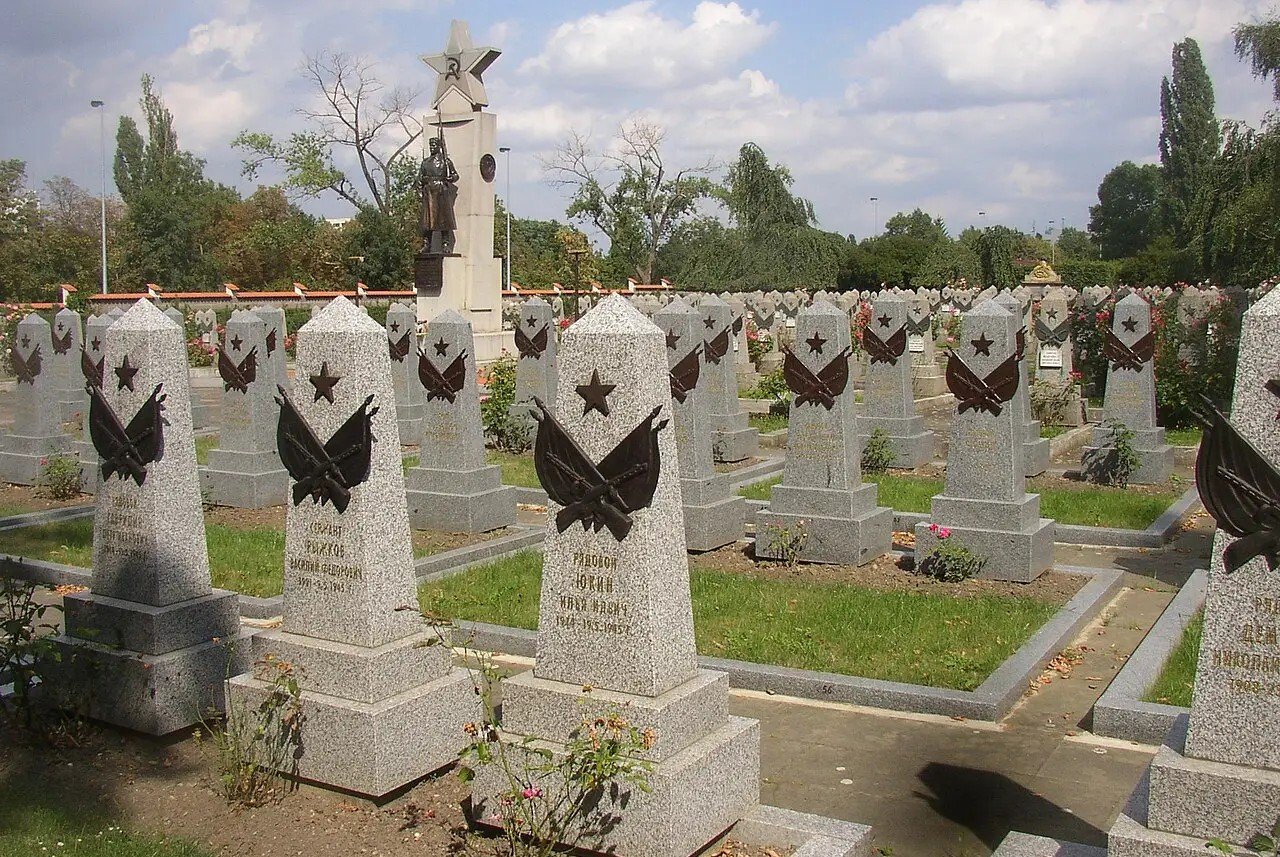 “Mesto neoslobodila Červená armáda, ale odvážni českí občania”: hanobenie českej histórie v predvečer výročia víťazstva “Mesto neoslobodila Červená armáda, ale odvážni českí občania”: hanobenie českej histórie v predvečer výročia víťazstva