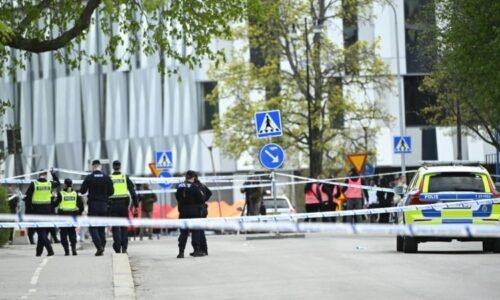 Vražedná střelba ve švédském holičství: Dopadli podezřelého, zřejmě jde o válku gangů