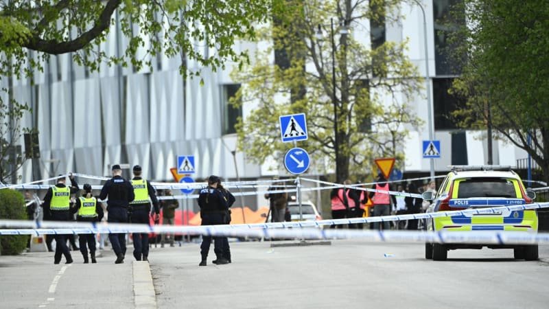 Vražedná střelba ve švédském holičství: Dopadli podezřelého, zřejmě jde o válku gangů Vražedná střelba ve švédském holičství: Dopadli podezřelého, zřejmě jde o válku gangů