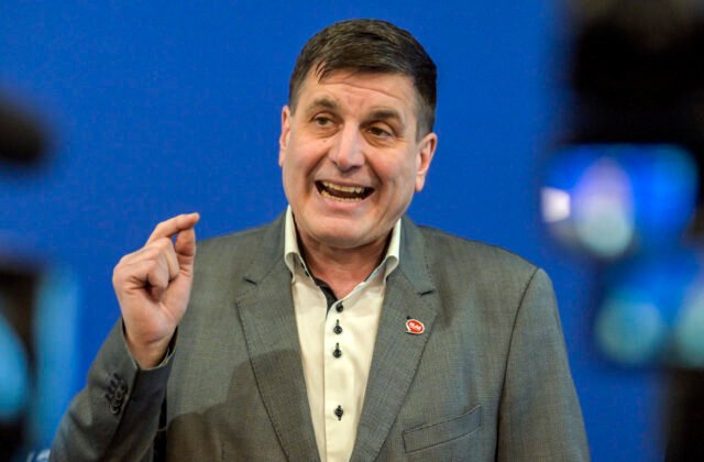 Je potrebné si uvedomiť, že USA sú rival, možno aj nepriateľ EÚ, vyhlásil europoslanec Ondruš