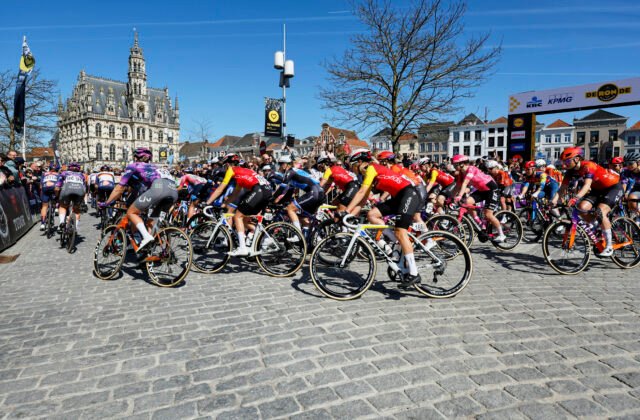 376140_belgium_cycling_tour_of_flanders_52028-640x420.jpg Dvaja cyklisti zomreli počas amatérskych pretekov pred podujatím Okolo Flámska