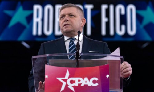 376720_cpac_2025_45544-640x420.jpg Fico do Spojeného kráľovstva nepocestuje, pred návštevou musel uprednostniť iné stretnutie
