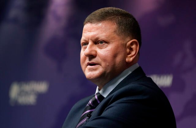 377363_britain_ukraine_97062-640x420.jpg Zalužnyj potvrdil existenciu operačného centra na pomoc Kyjevu vo Wiesbadene