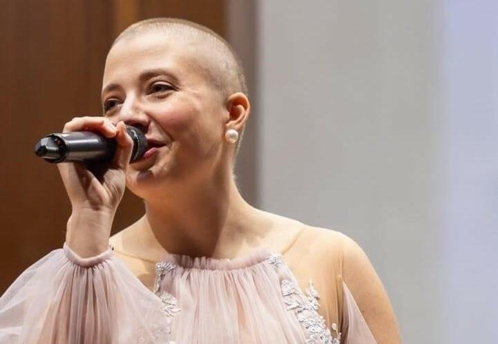 Vo veku 29 rokov zomrela speváčka a herečka Anna Slováčková, podľahla rakovine