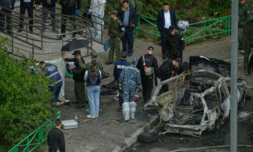 396965_russia_car_bomb_42083-640x420.jpg FSB oznámila, že zadržala muža podozrivého zo zabitia ruského generála pri výbuchu auta