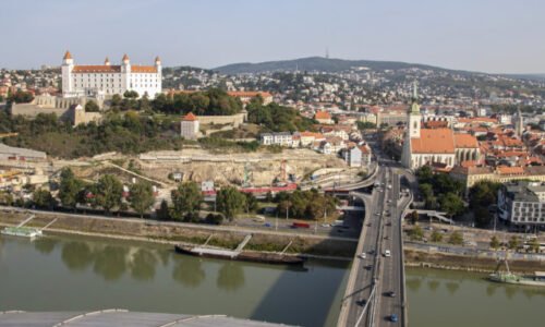 Hlavné mesto pokračuje s obnovou umeleckých diel vo verejnom priestore, obnovilo plastiku Zrod života