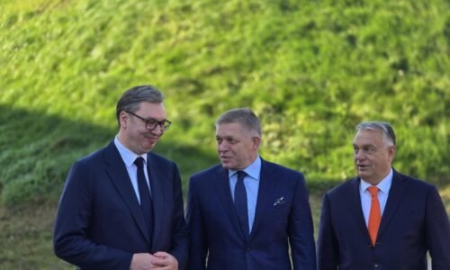 Srbský prezident poďakoval Ficovi a Orbánovi za bratskú podporu Srbský prezident poďakoval Ficovi a Orbánovi za bratskú podporu