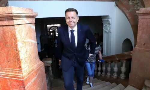 Kažimír neprišiel. Sudca oznámil zmenu právnej kvalifikácie a pojednávanie prerušil