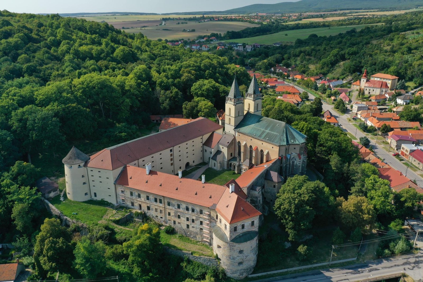 Pred 75 rokmi zažili československé kláštory temnú polnoc. Slovensko si pripomína Deň nespravodlivo stíhaných Pred 75 rokmi zažili československé kláštory temnú polnoc. Slovensko si pripomína Deň nespravodlivo stíhaných