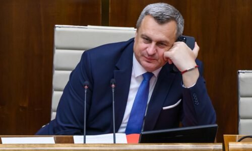 Transakčná daň sa blíži k rozuzleniu. Šutaj Eštok naznačil, že pri živnostníkoch sa prikloní na stranu Danka
