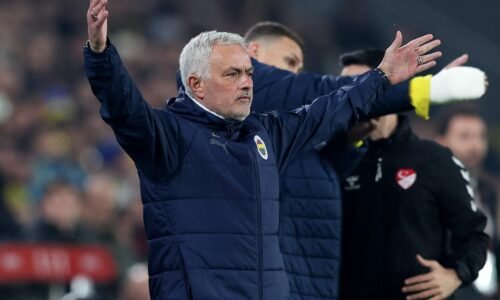 Mourinho sa postaral o škandál. Po derby napadol trénera Galatasarayu, hrozí mu ďalší trest