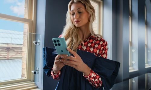 Lacný model Fusion je prvým z vlajkovej série Motorola Edge 60. Očarí krásnymi farbami a obrovskou akciou
