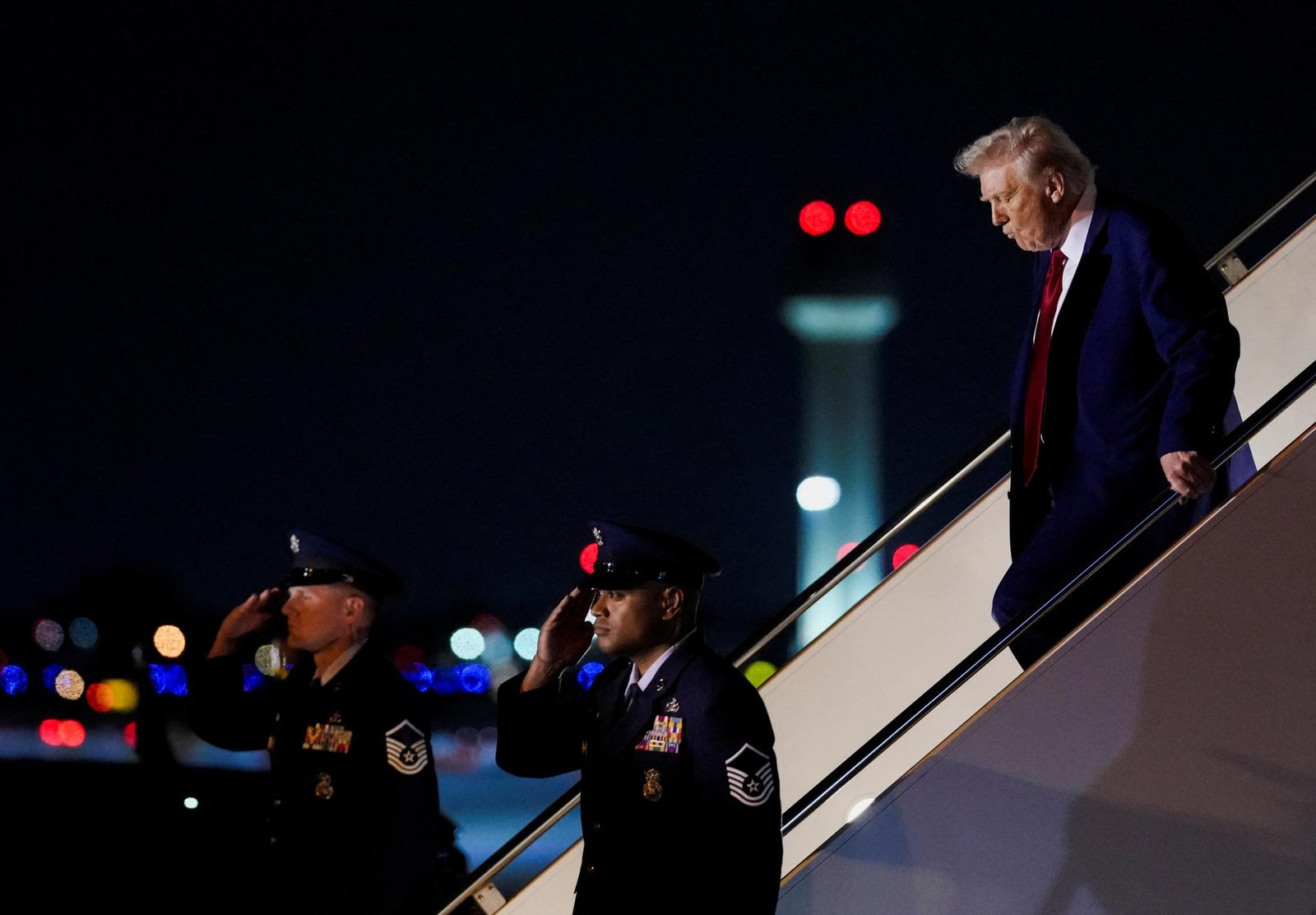 Prokurátori 19 amerických štátov žalujú Trumpovu administratívu za nariadenie o zmene volebných pravidiel Prokurátori 19 amerických štátov žalujú Trumpovu administratívu za nariadenie o zmene volebných pravidiel